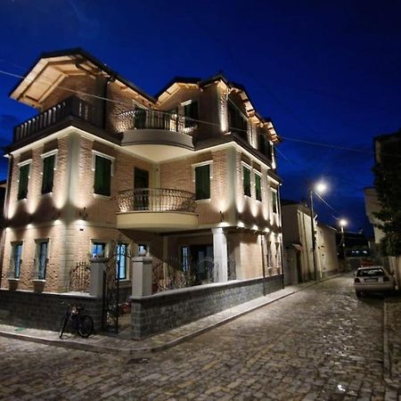 Bujtina Behram Hotel Korça Kültér fotó