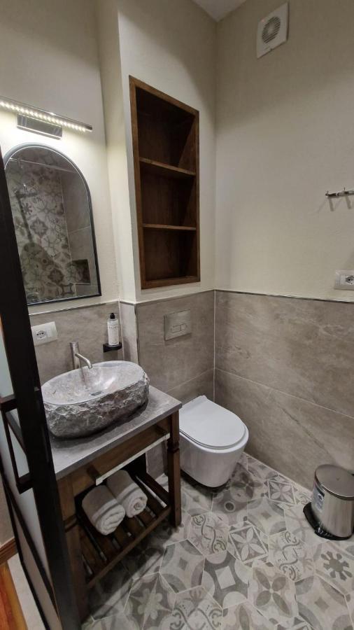 Bujtina Behram Hotel Korça Kültér fotó