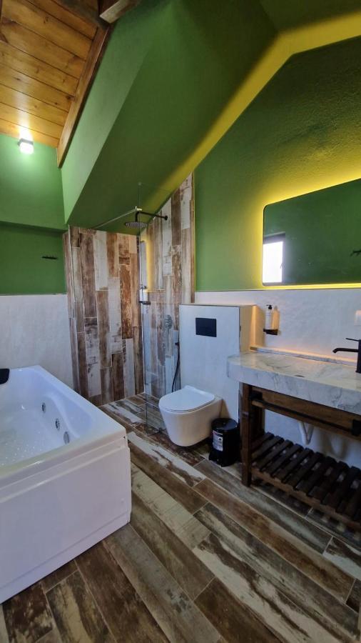 Bujtina Behram Hotel Korça Kültér fotó