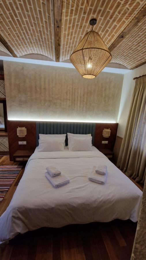 Bujtina Behram Hotel Korça Kültér fotó
